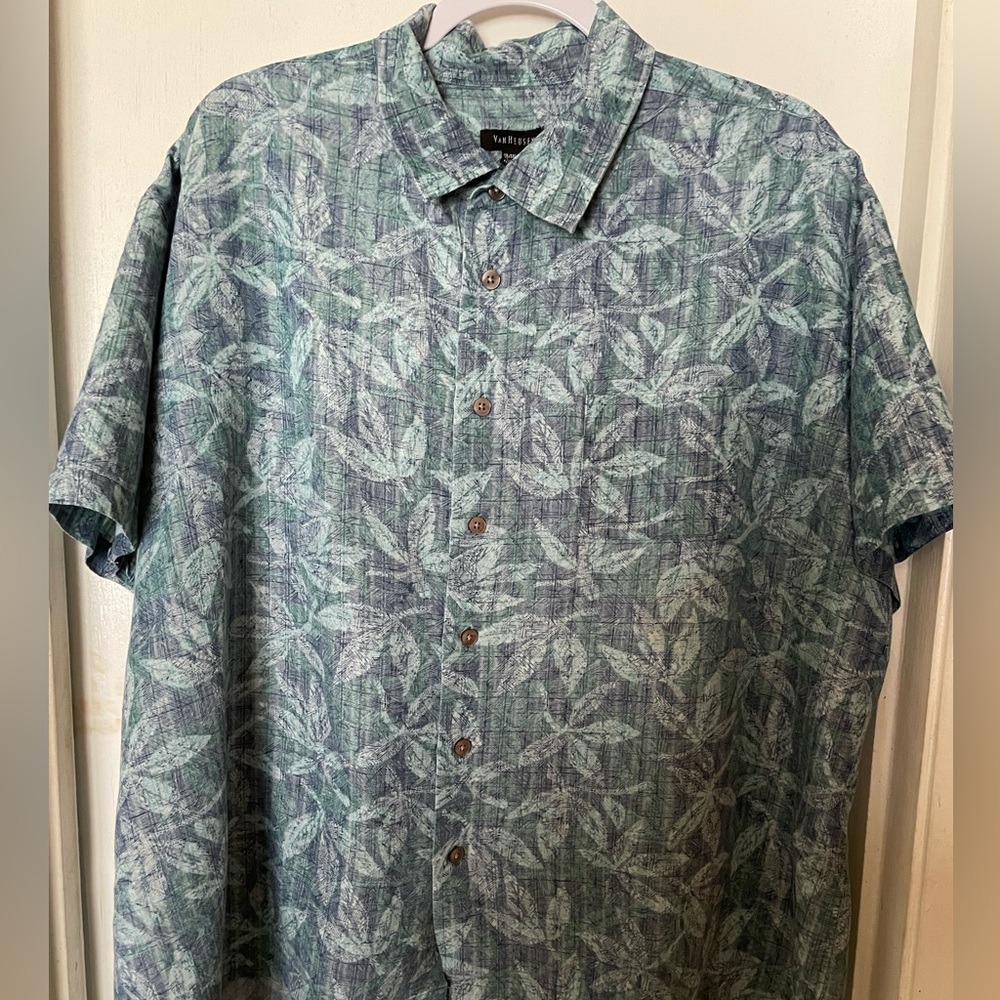 Hawaiian button up shirt men’s